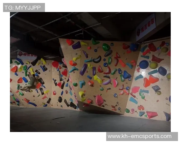 实时新闻南京攀岩队在极限运动会中的灵活性表现分析与点评